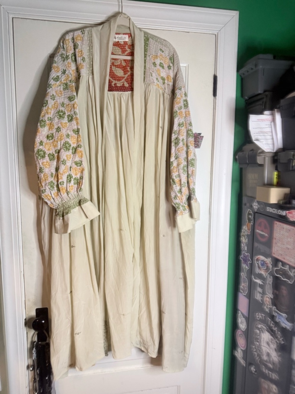 Kantha Bae Cream Cotton and Silk Kimono with Floral Sleeves